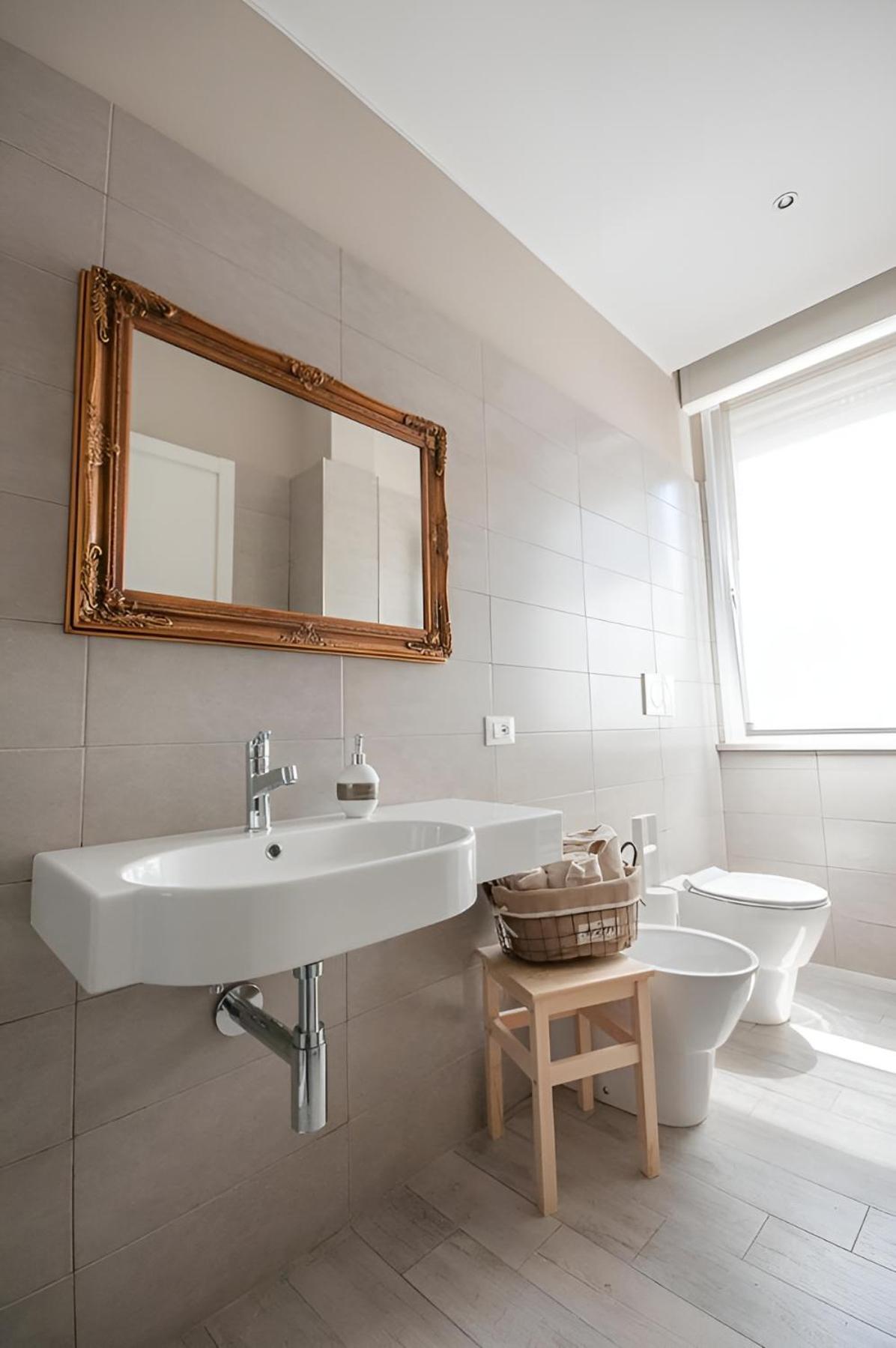 Alla Scaletta - Stanze Con Bagno Privato E Wifi A Pochi Passi Dal Duomo Мирандола Экстерьер фото
